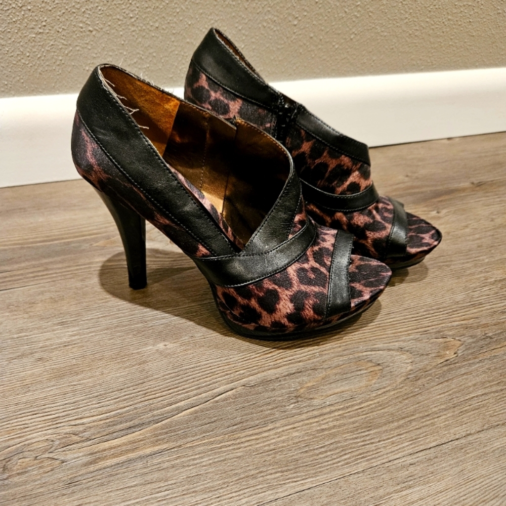 Carlos leopard platform heels